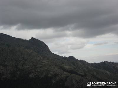 Cuerda de las Cabrillas - Senderismo en el Ocaso;senderismo en españa cinco lagunas gredos